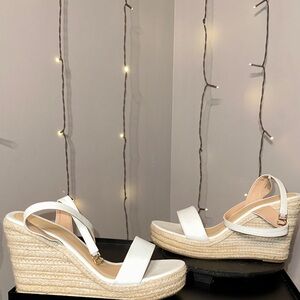 Source Unknown White and Tan Wedge Sandals